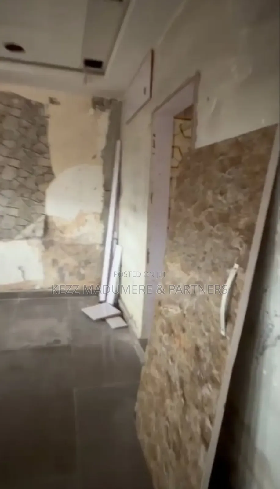 To Let / Lease : Massive Shop at Rumuokwuta/ Rumuola