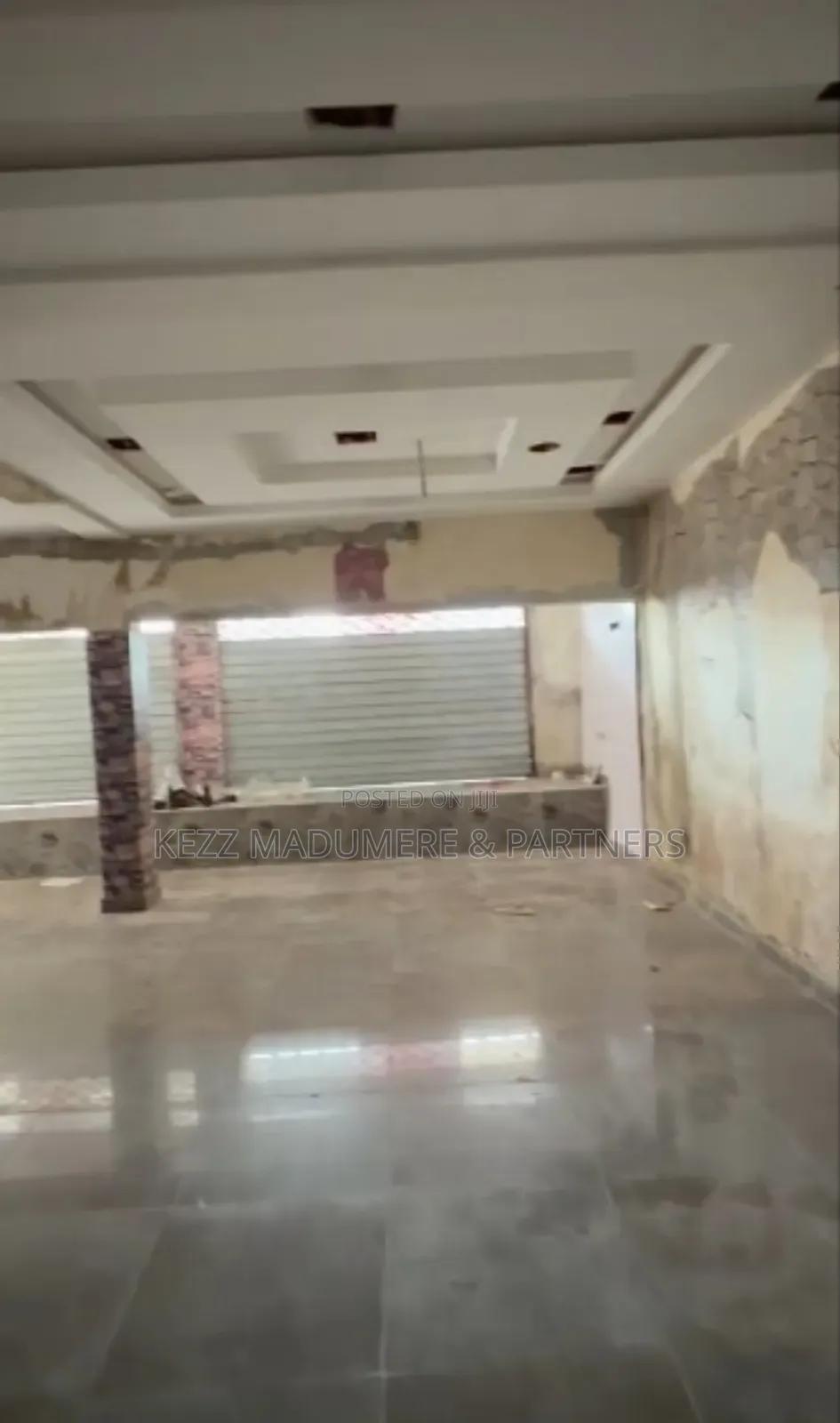 To Let / Lease : Massive Shop at Rumuokwuta/ Rumuola