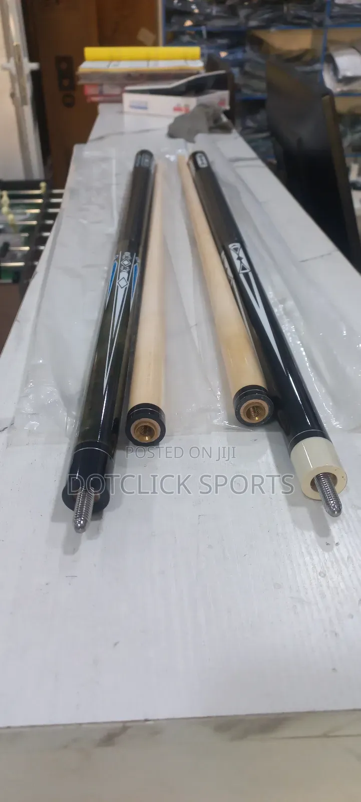 13mm Tip Quality and Classy Designed Wooden Snooker Cue.