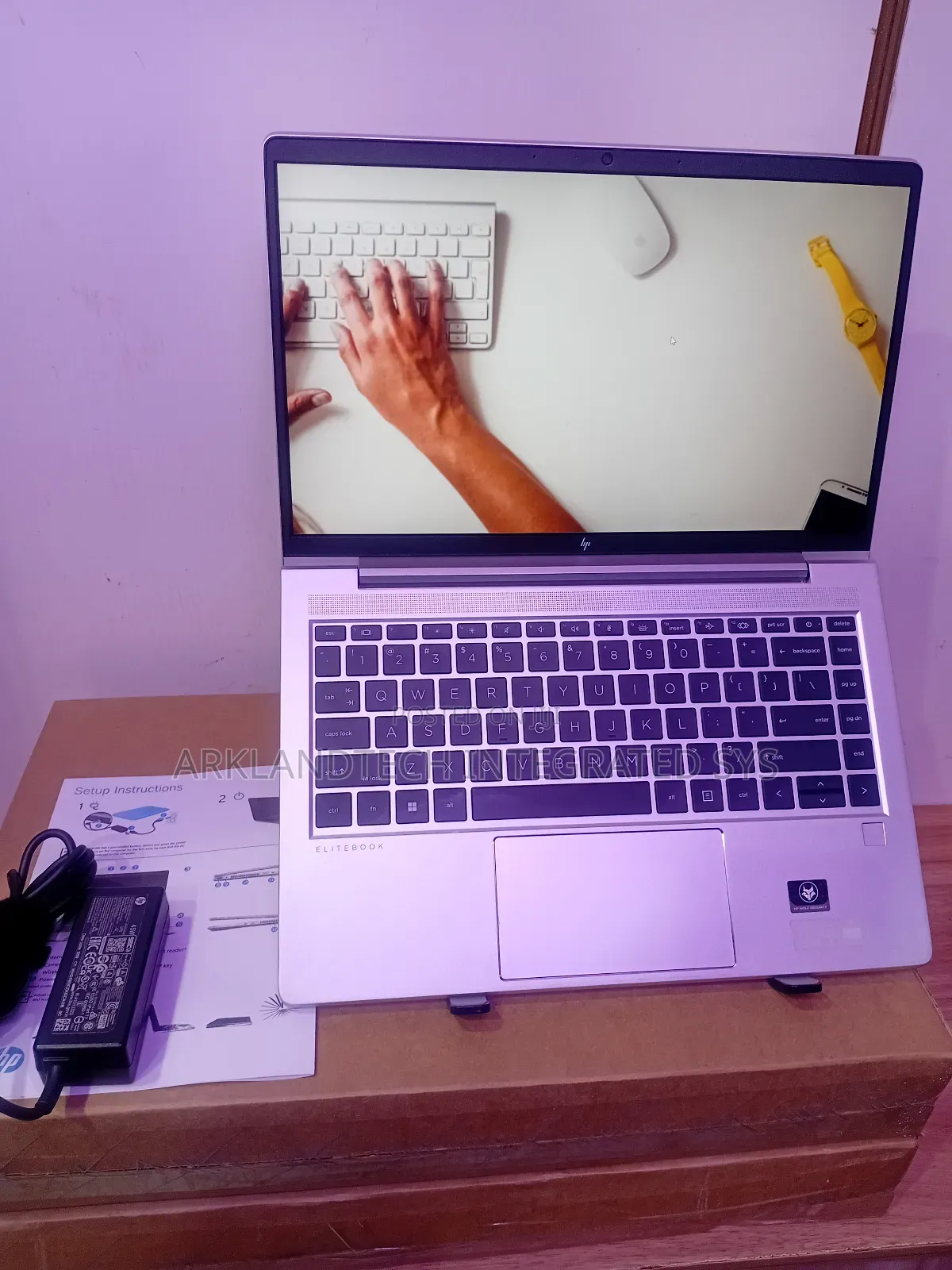 New Laptop HP 250 G8 16GB AMD Ryzen 5 SSD 256GB
