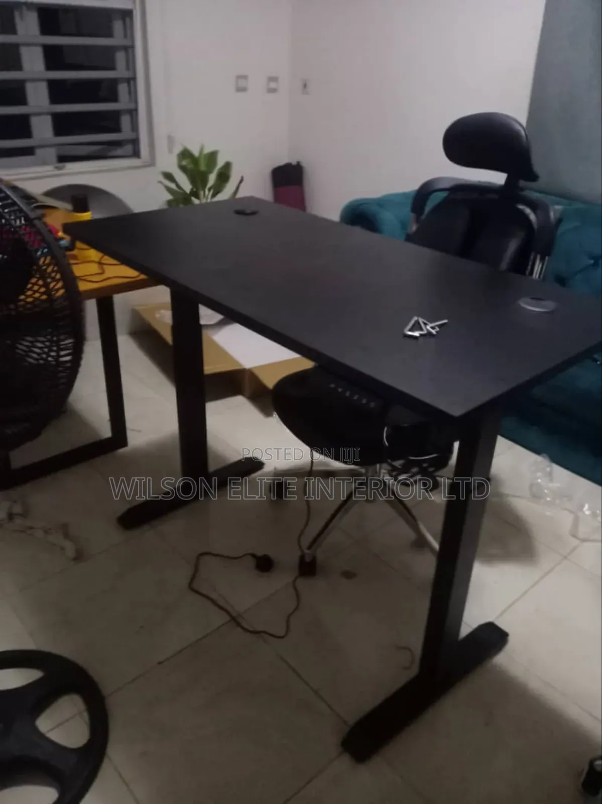 Electric Sit/Stand Table (Adjustable Height)