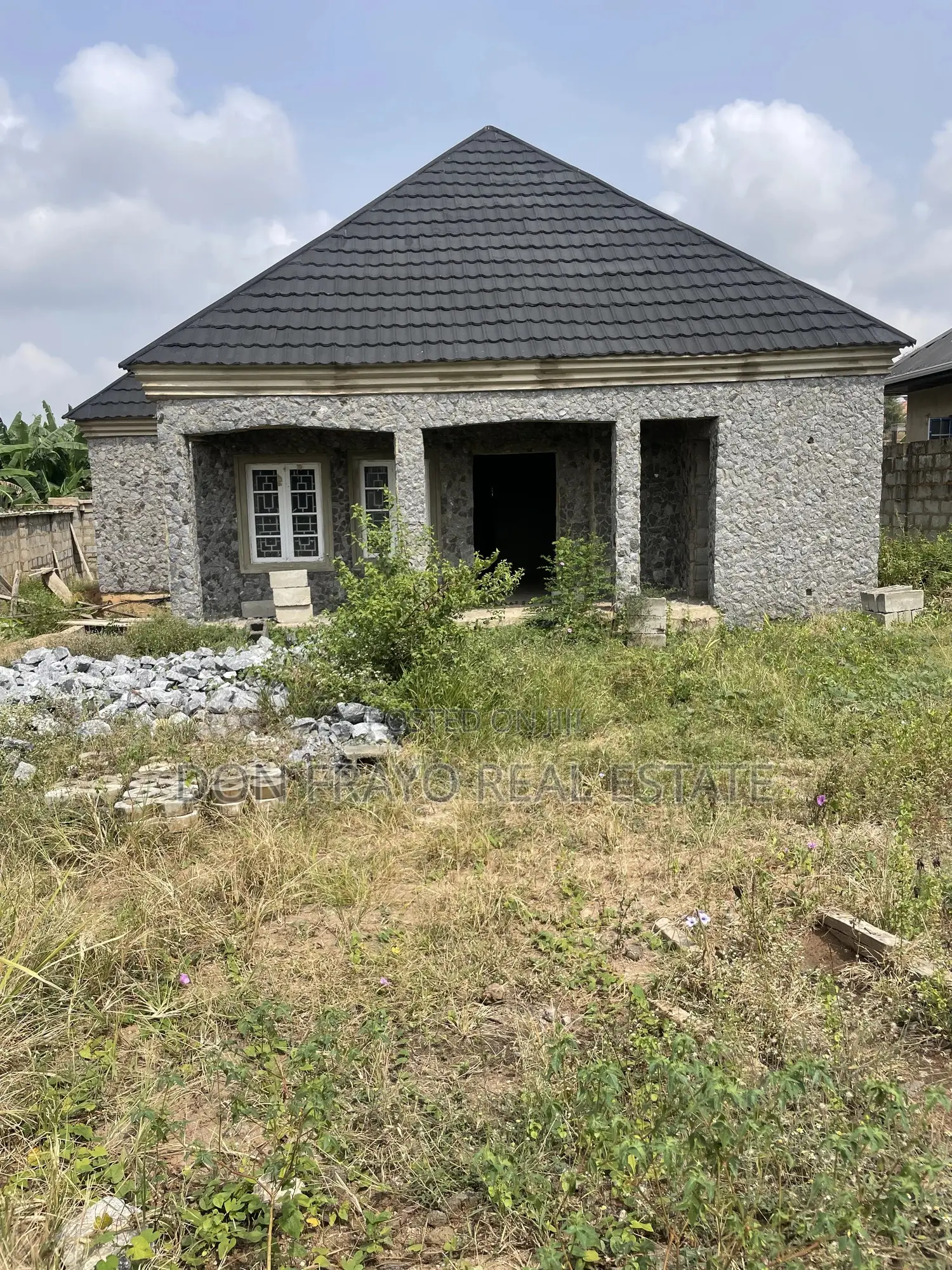 2bdrm Bungalow in Sheu Ologuneru for sale