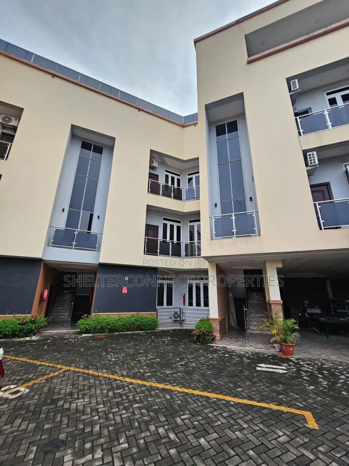 3bdrm Apartment in Adeniyi Jones for sale