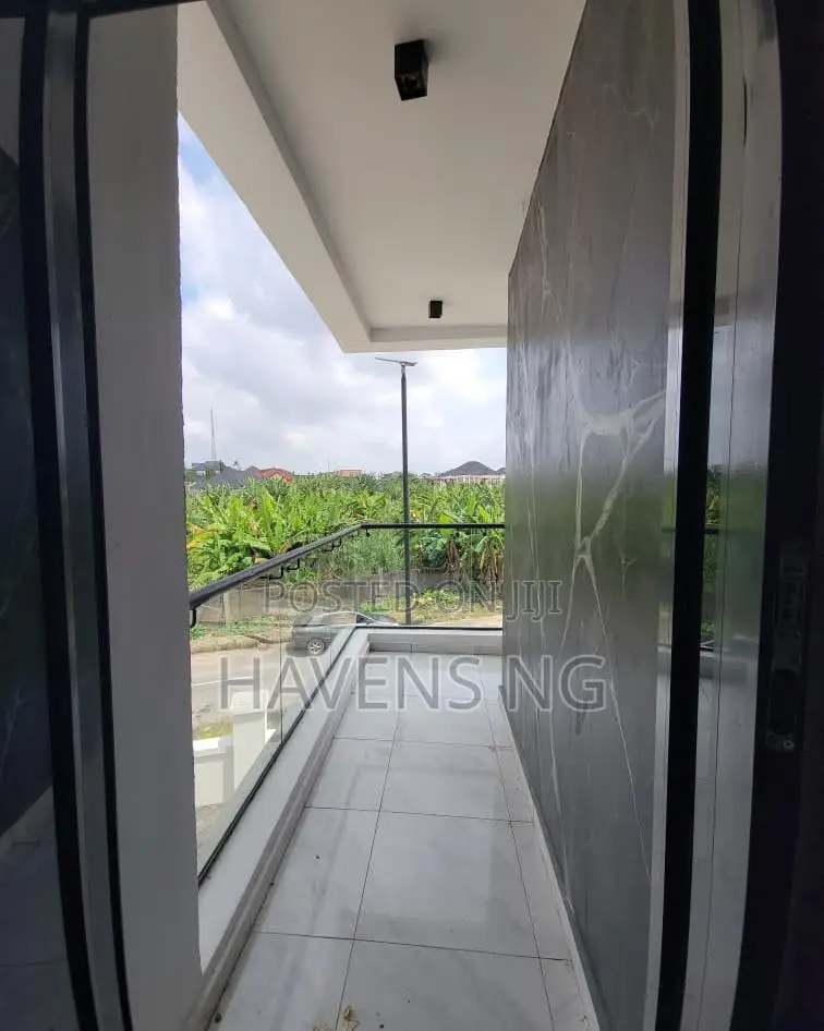 4bdrm Duplex in Basorun for sale