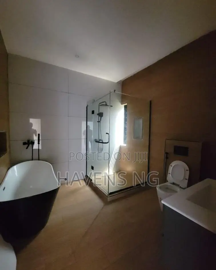 4bdrm Duplex in Basorun for sale