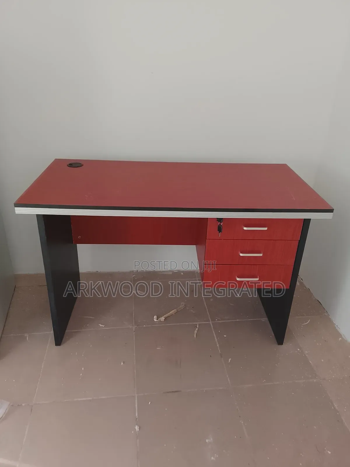 Office Working Desk 0.06 By 1.2 Mitre