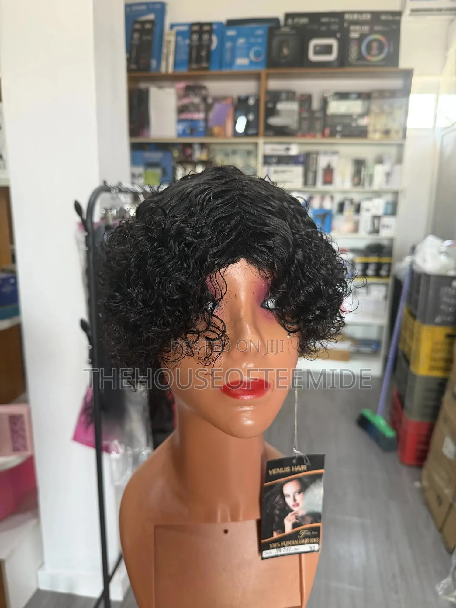 Trendy Short Curly Hair