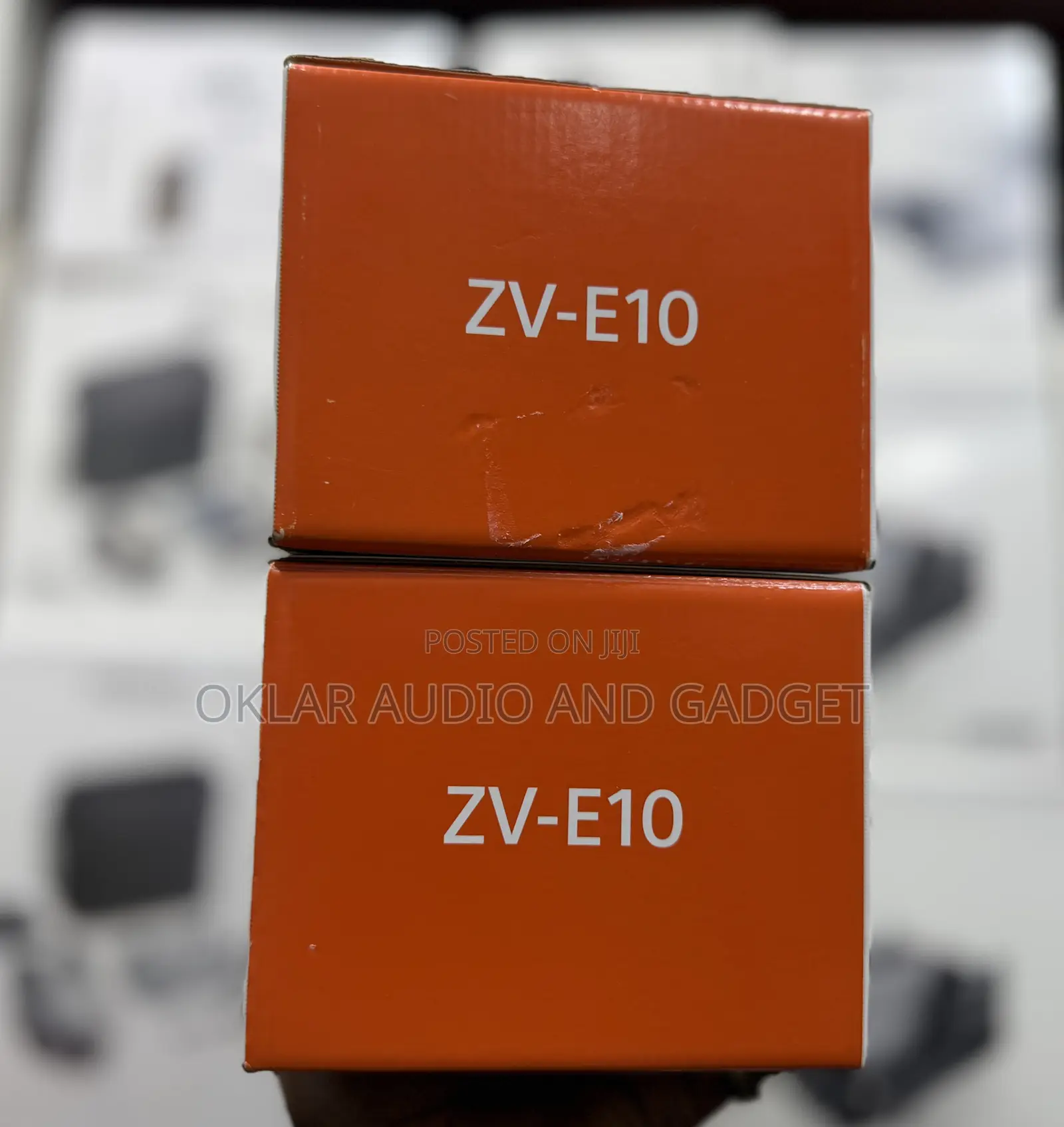 Sony Zv-E10 Mirroless Camera With 16-50mm Lens for Vlogging