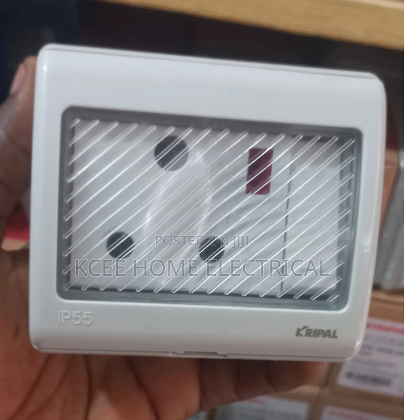 Kripal 15a Weatherproof Wall Socket – Waterproof Outdoor Power Outlet