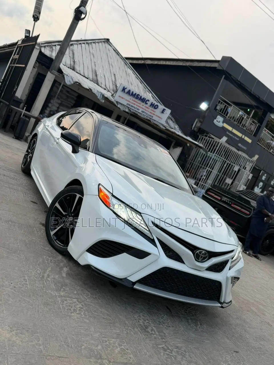 Toyota Camry XSE V6 FWD (3.5L 6cyl 8AM) 2018 White