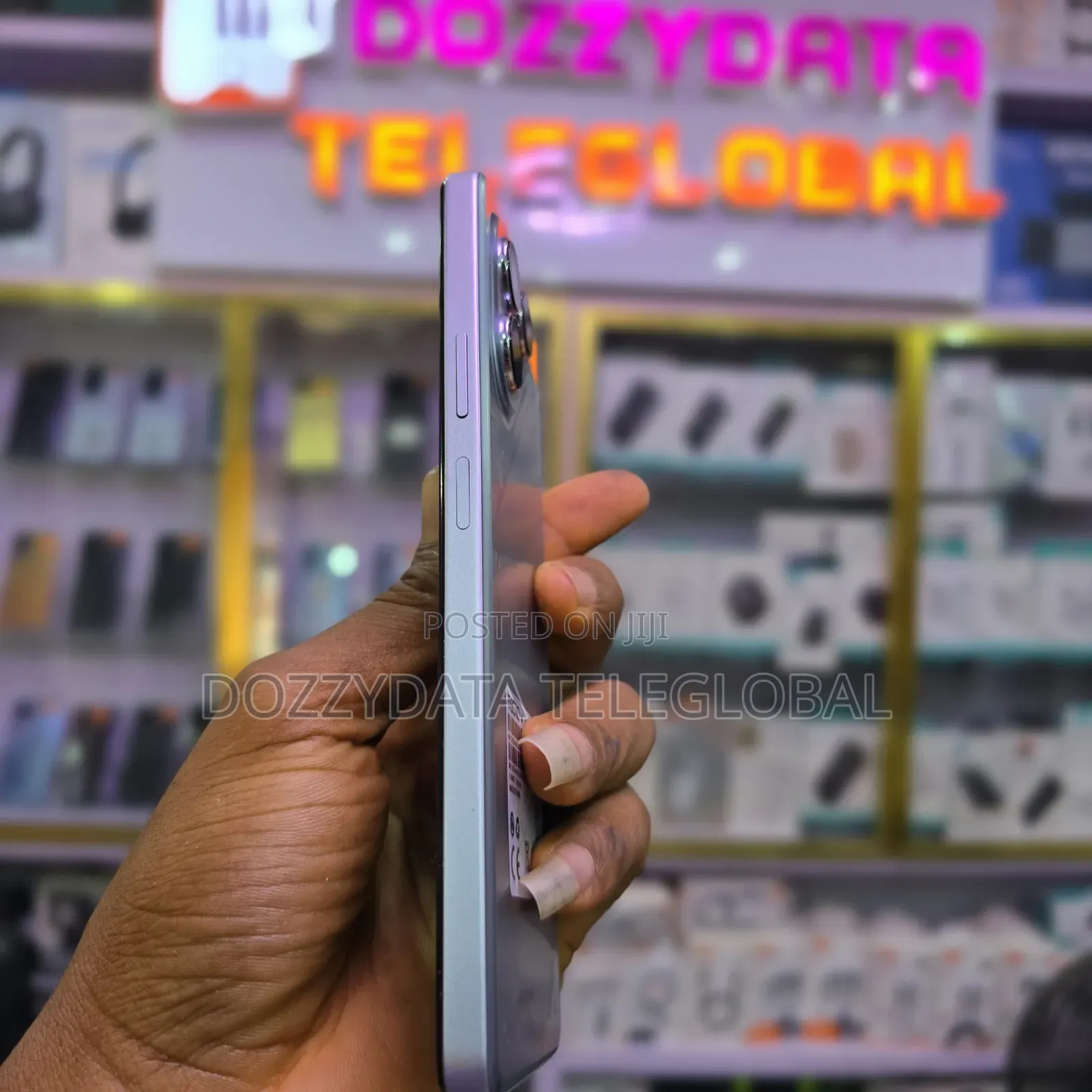 Tecno Pova 7 128 GB Silver