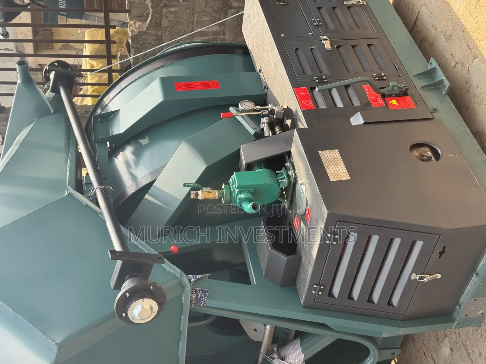 Self-Loader Reverse Drum Concrete Mixer – 750l Capacity