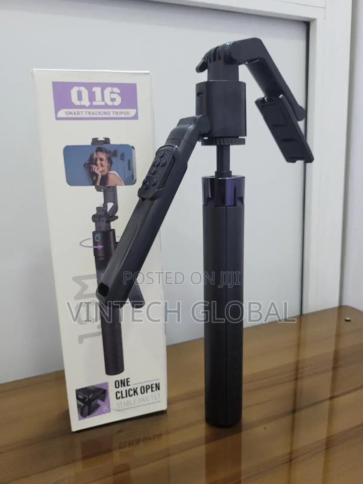 Q16 Smart Tracking Tripod