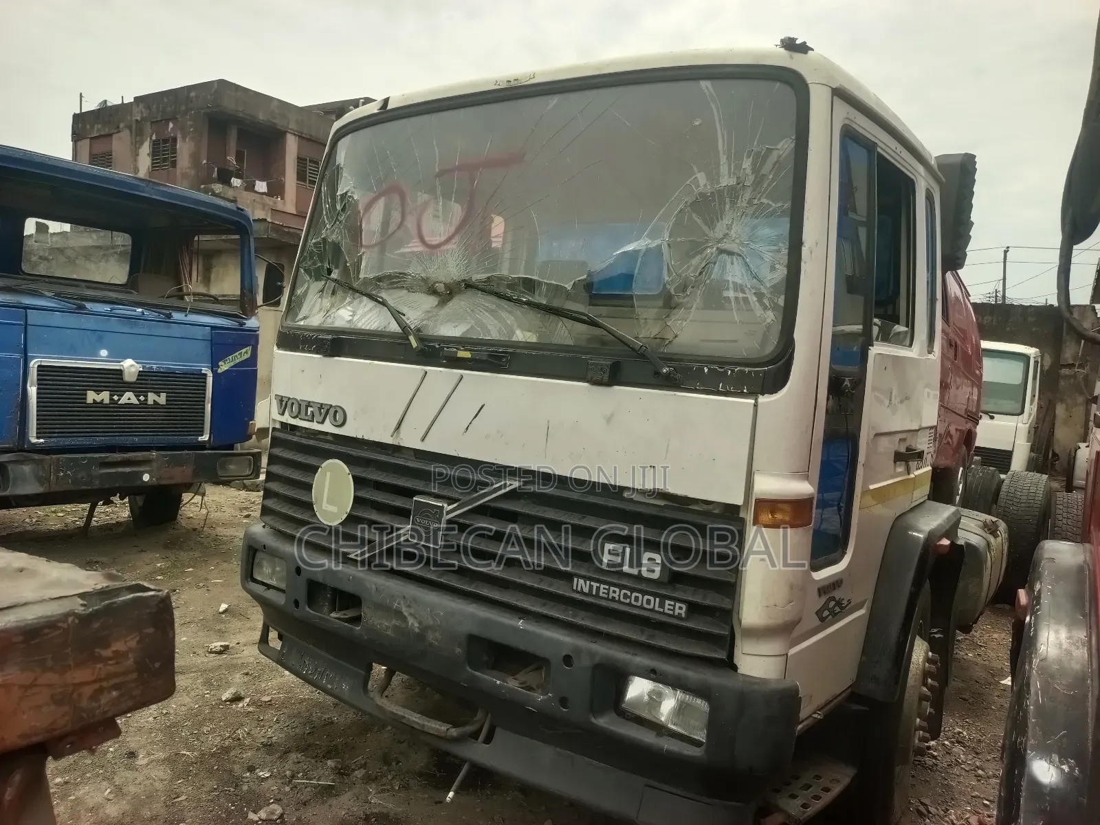 Volvo Fl6 Truck (Cab and Chassis) 6 Tyres