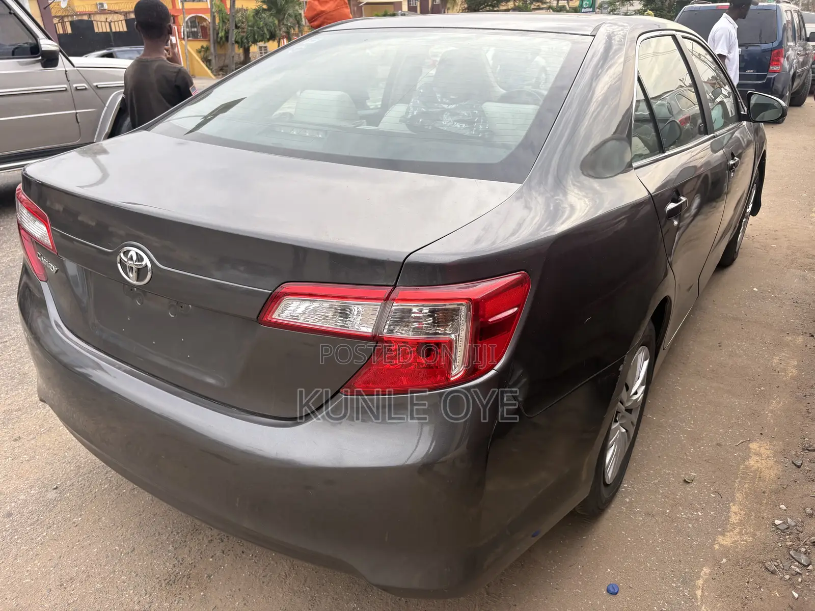 Toyota Camry LE 4dr Sedan (2.5L 4cyl 6A) 2013 Gray