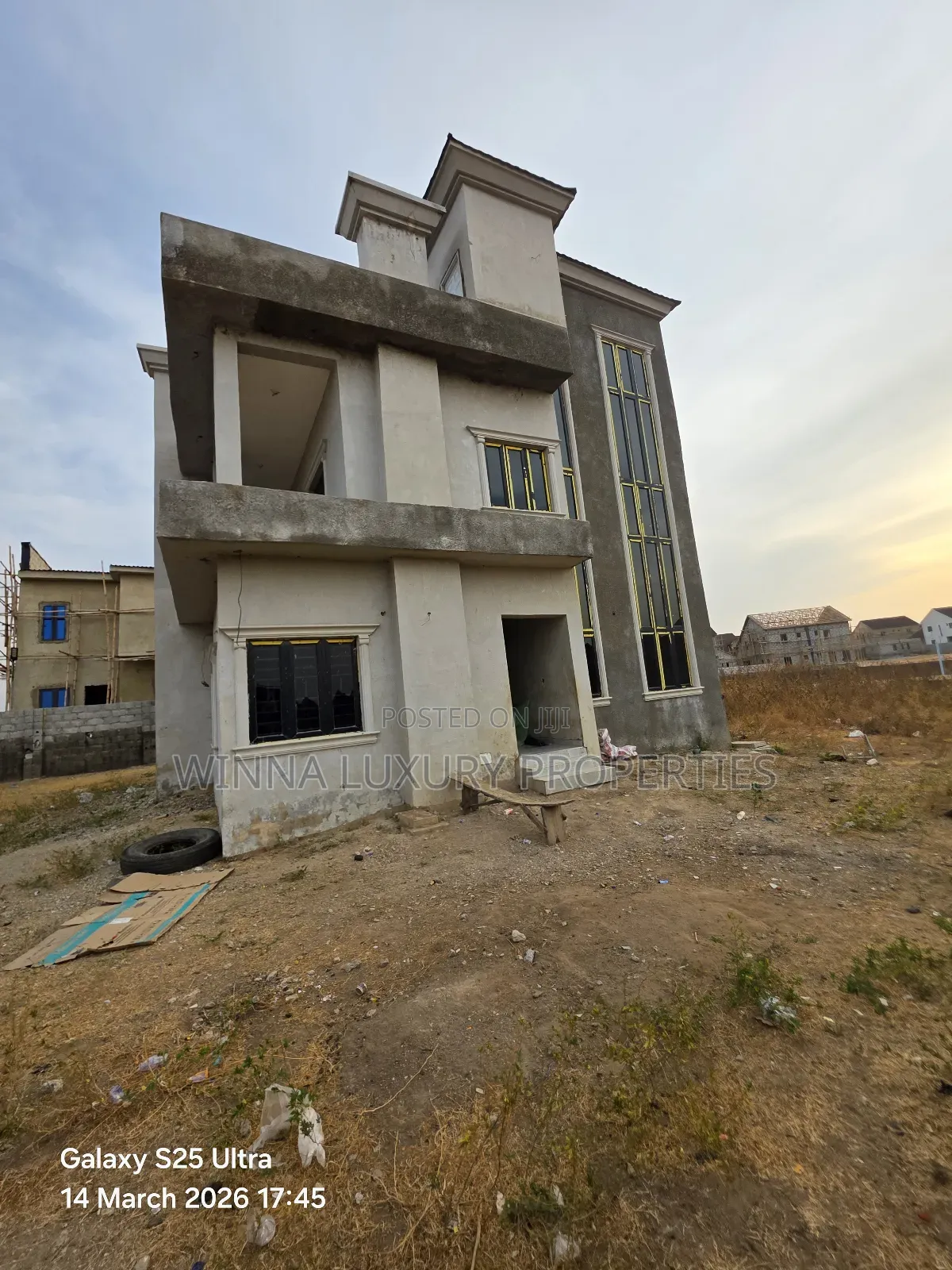 5bdrm Duplex in Credence Estate, Lugbe District for sale