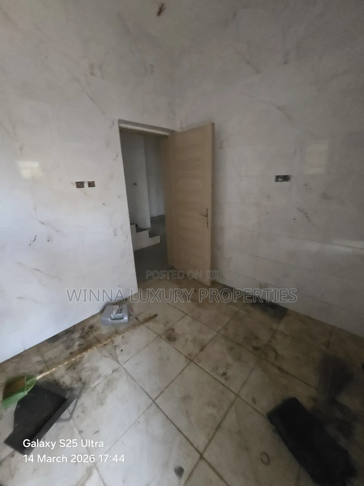 5bdrm Duplex in Credence Estate, Lugbe District for sale