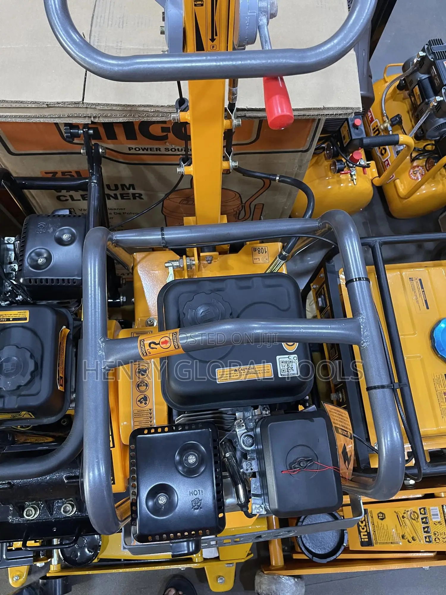 C127 Ingco Gasoline Reversible Plate Compactor
