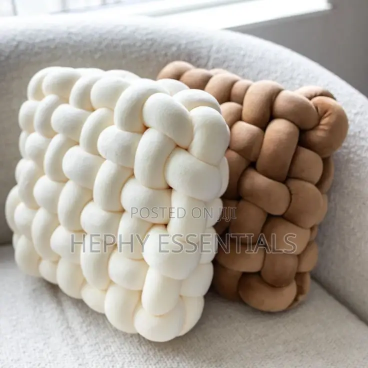 High-Quality Knotted Sofa Throw Pillow