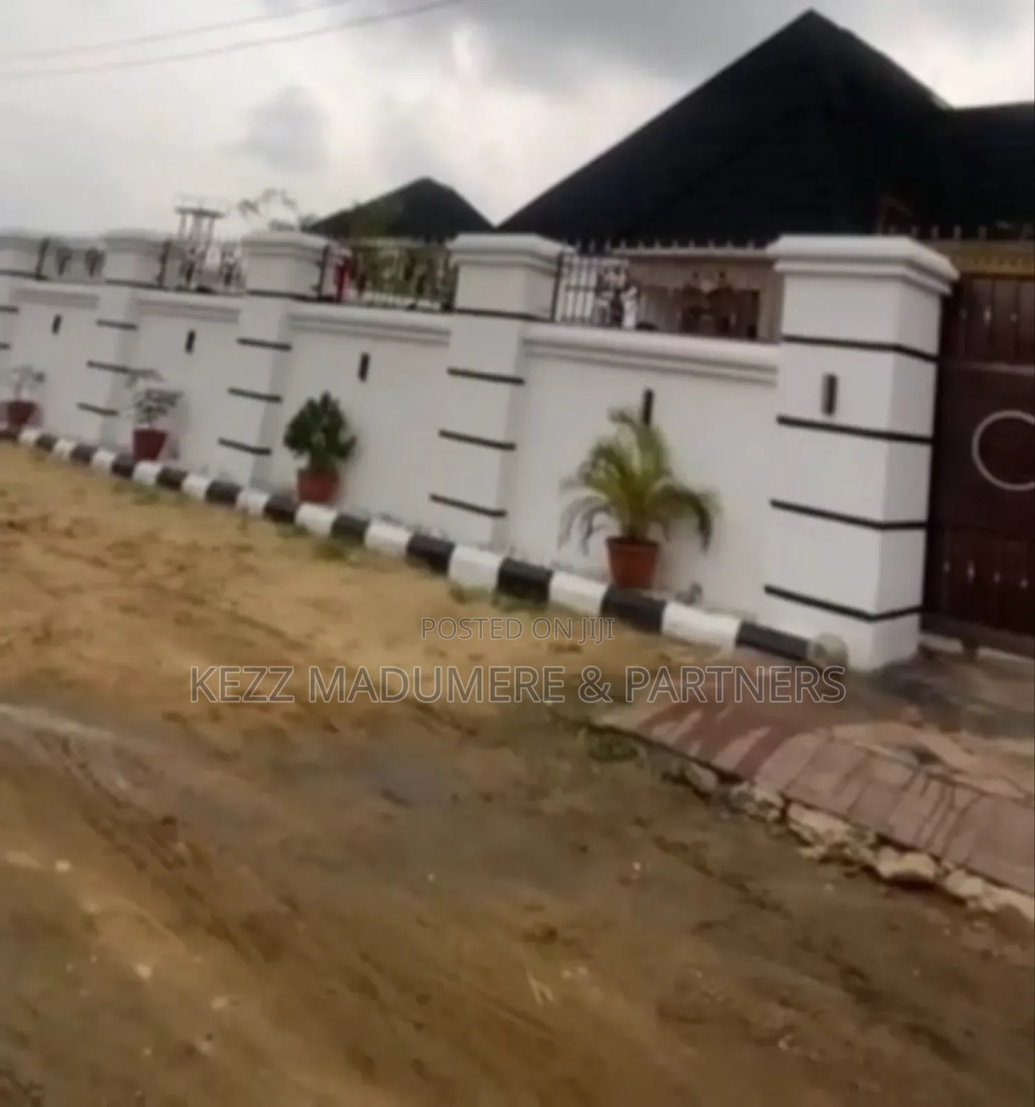 4bdrm Bungalow in Amechi Primary for sale