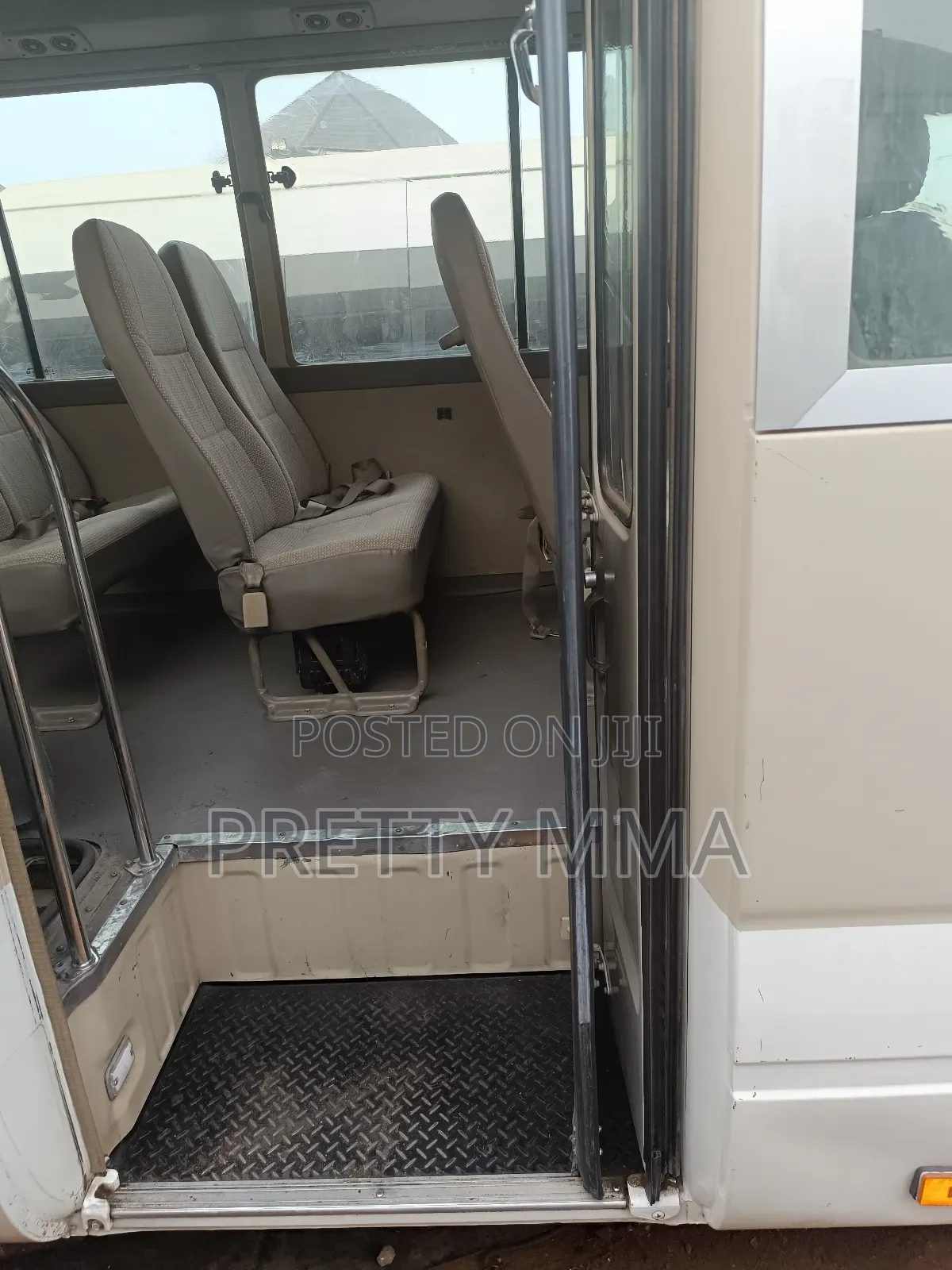 Toyota Coaster 2017 Beige
