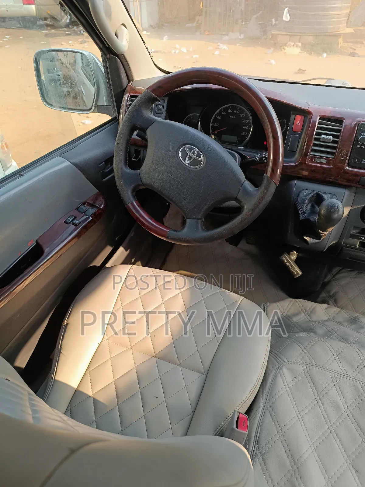 Toyota HiAce 2018 Beige