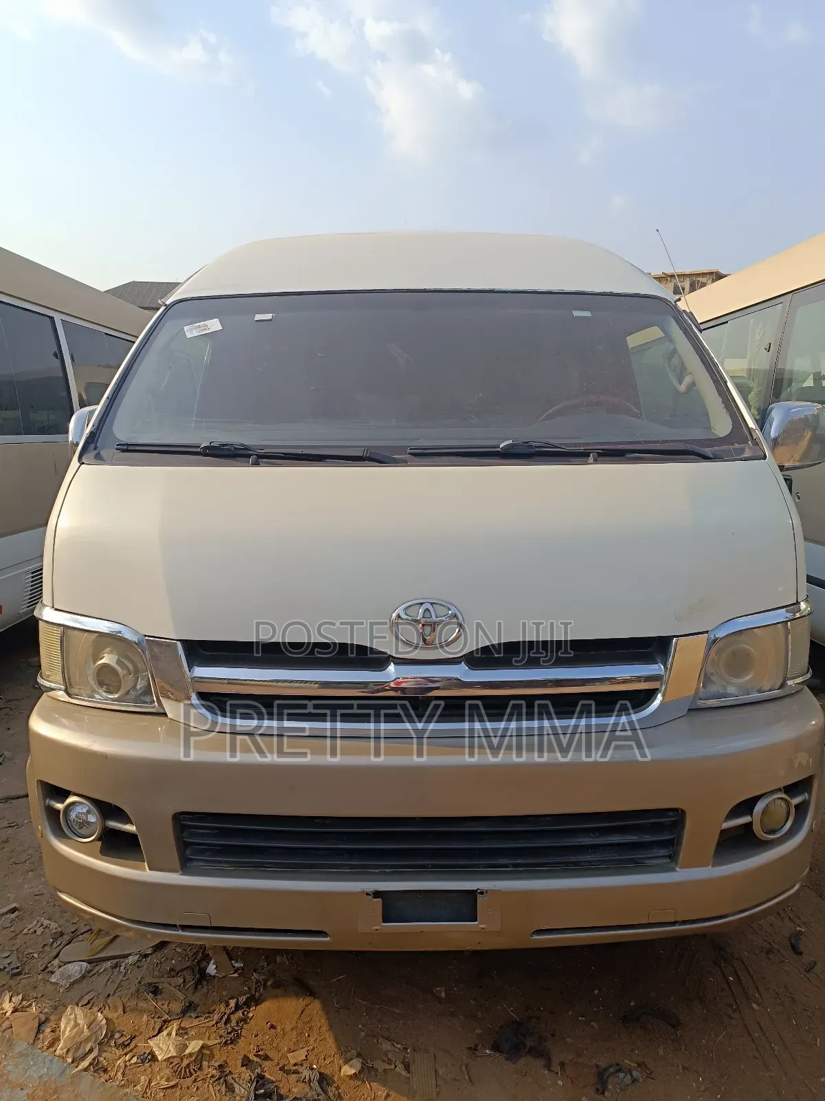 Toyota HiAce 2018 Beige
