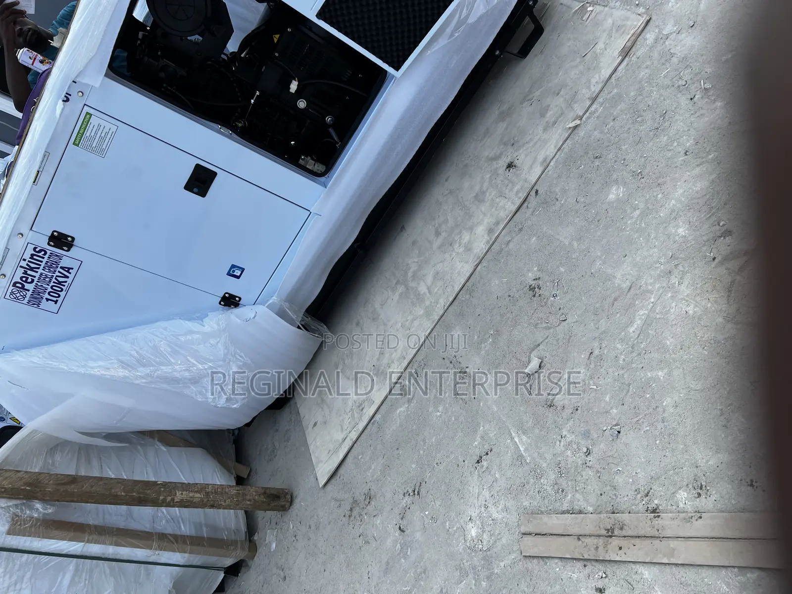 Complete 100kva Perkins Soundproof Diesel Generator