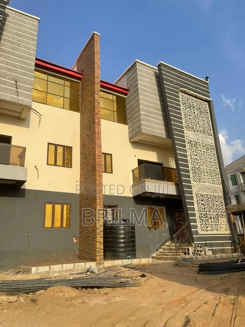 5bdrm House in Life Camp for sale