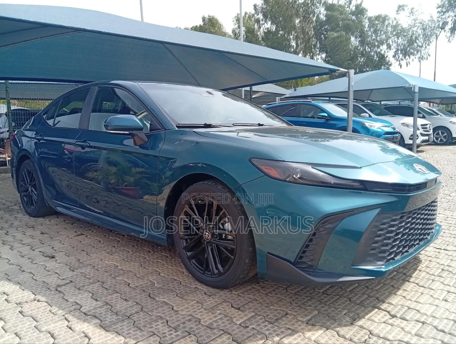 Toyota Camry SE 2025 Blue