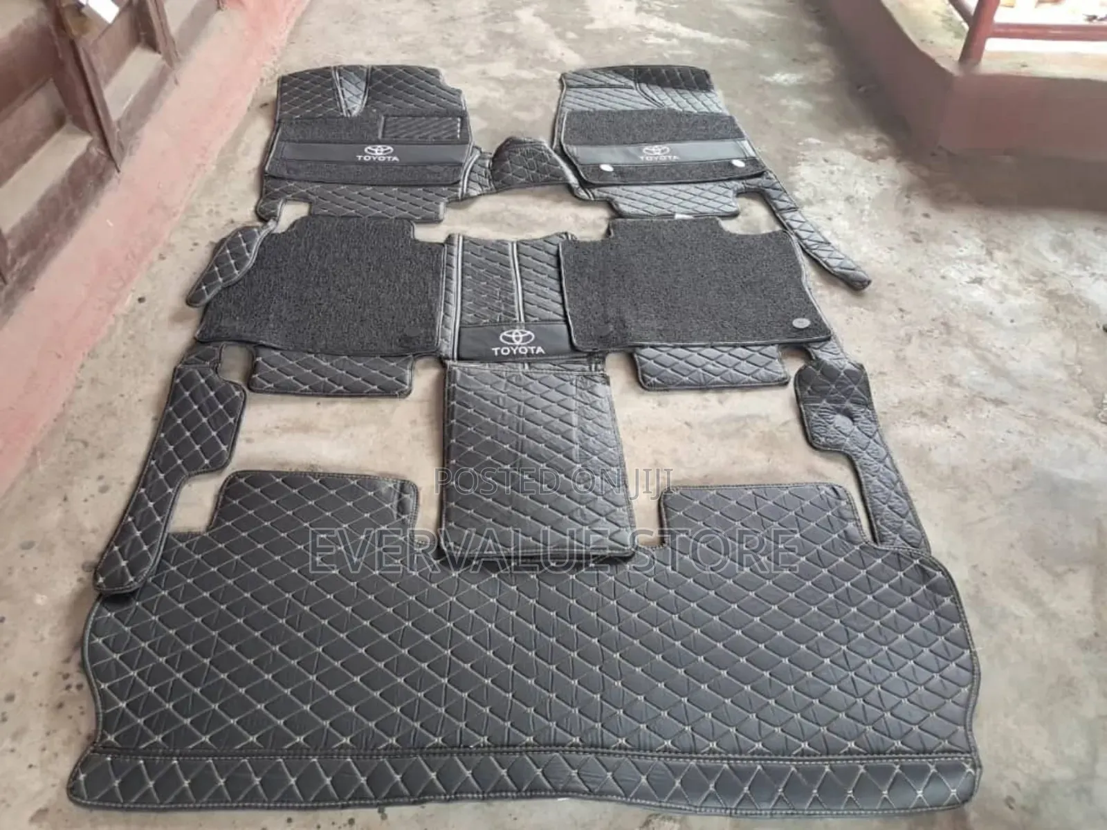 Toyota Sienna 2005-2010 Double Layer Customized Black Tile Floor Mat