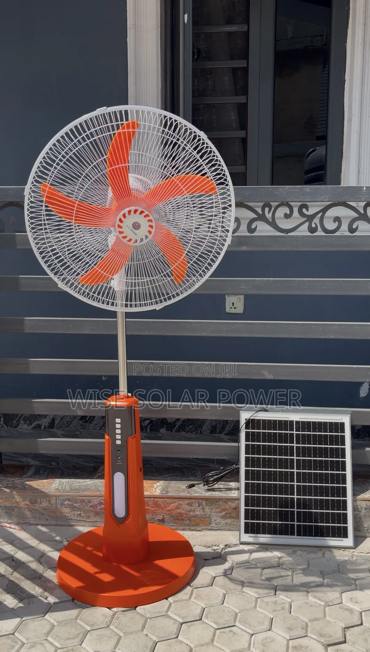 New Design Solar Rechargeable Fan