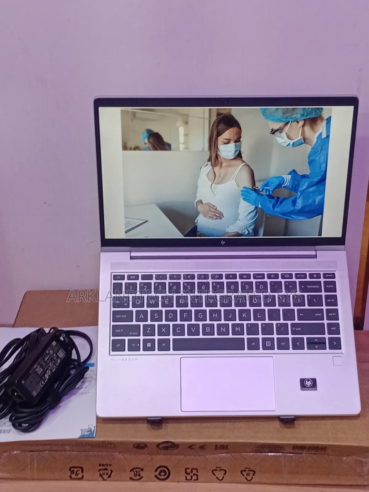 New Laptop HP 430 16GB AMD Ryzen 5 SSD 256GB