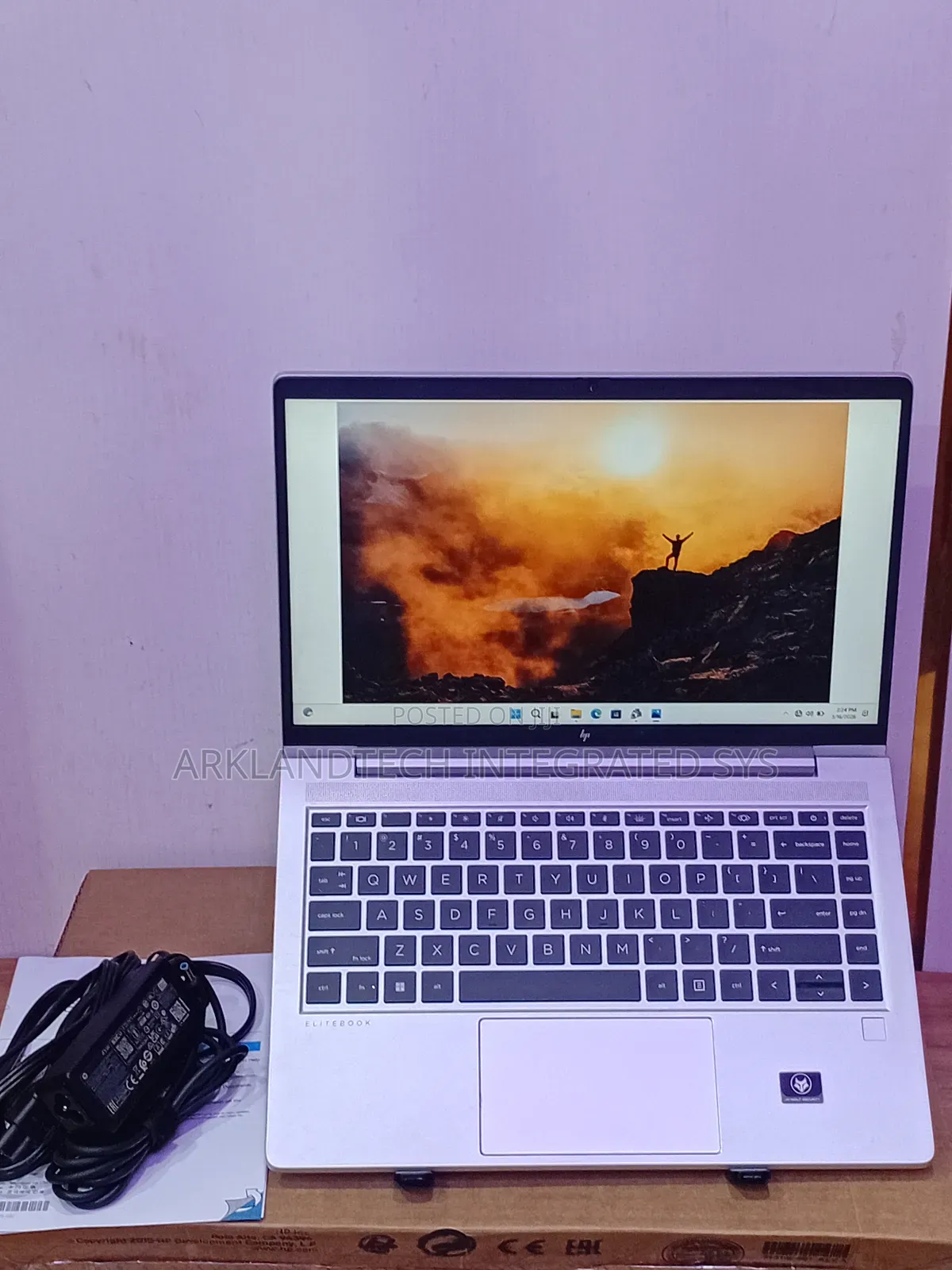 New Laptop HP 550 16GB AMD Ryzen 5 SSD 256GB