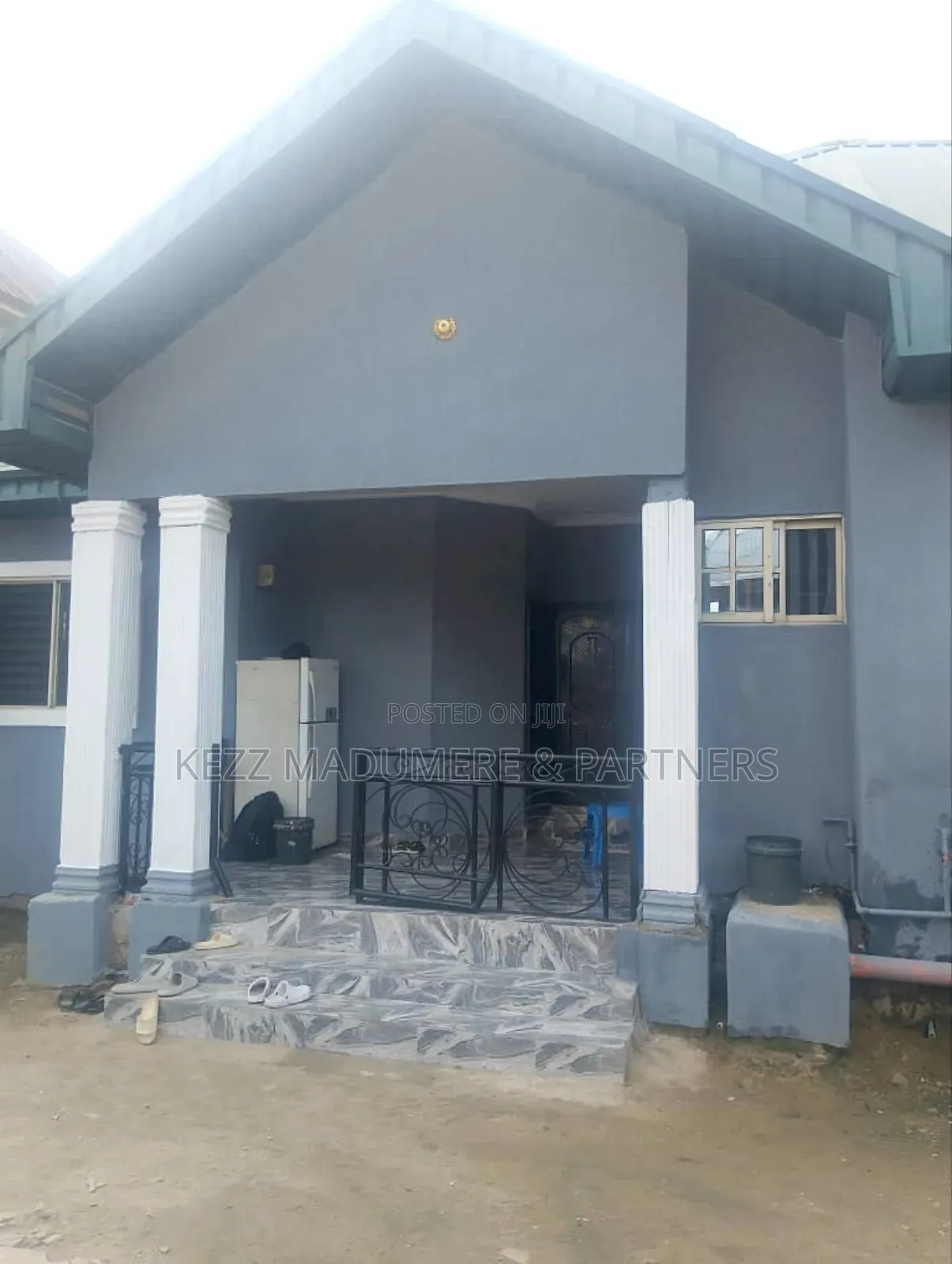 4bdrm Bungalow in Wike Link Road,, Rumuahalu for sale