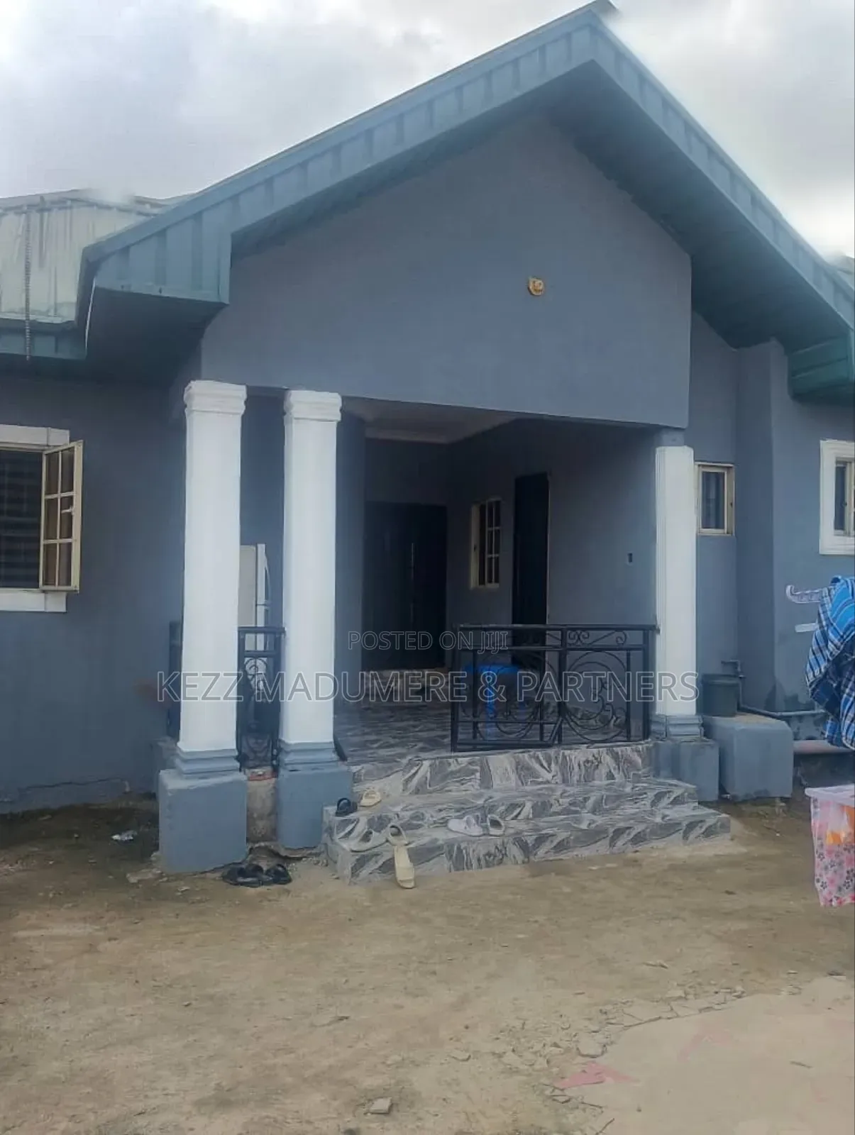 4bdrm Bungalow in Wike Link Road,, Rumuahalu for sale