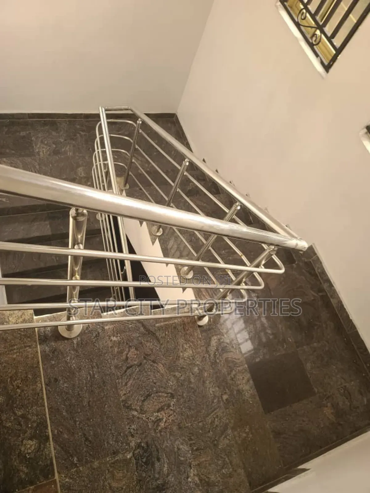 5bdrm Duplex in Magodo Gra Phase 2 for rent