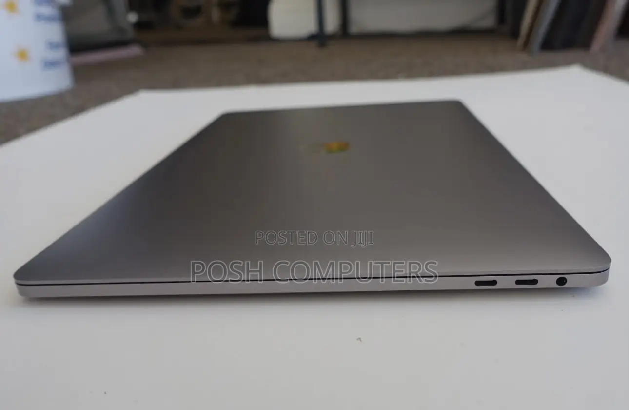 Laptop Apple MacBook Pro 2018 32GB Intel Core i9 SSD 1T
