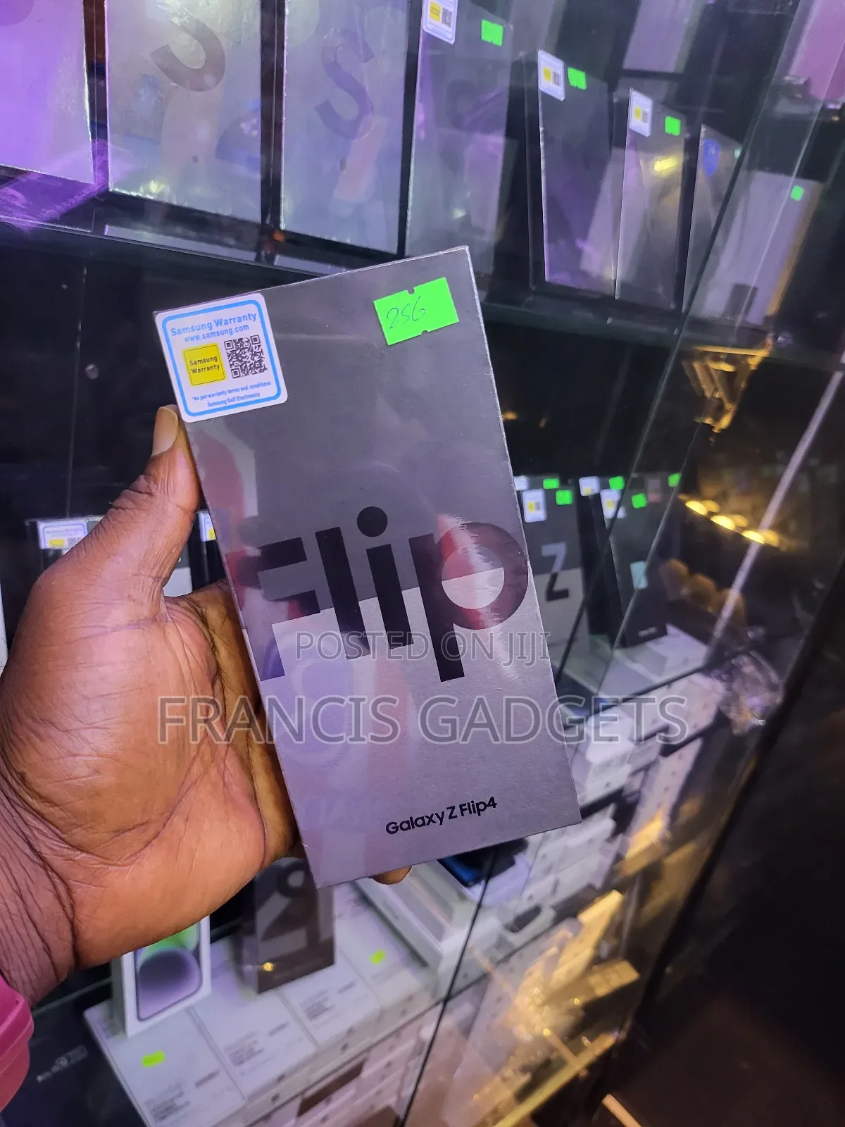 New Samsung Galaxy Z Flip4 256 GB