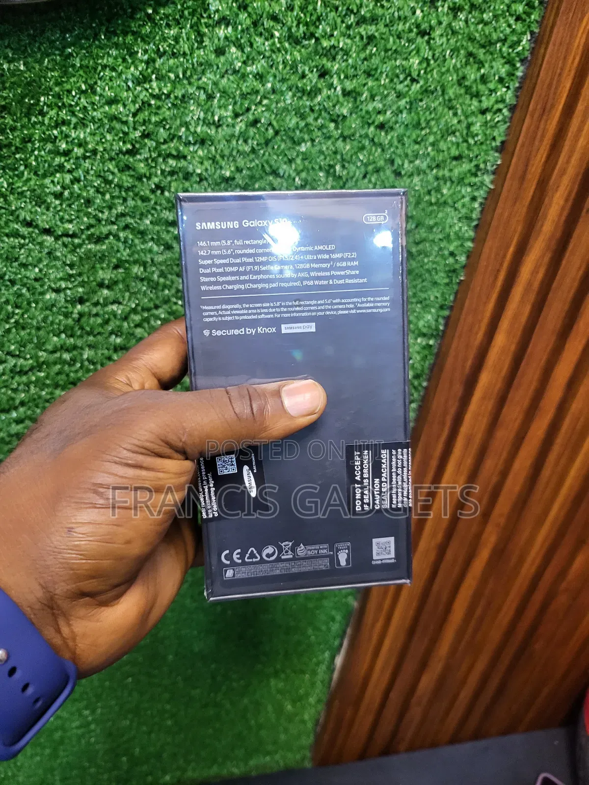 New Samsung Galaxy S10e 128 GB Black