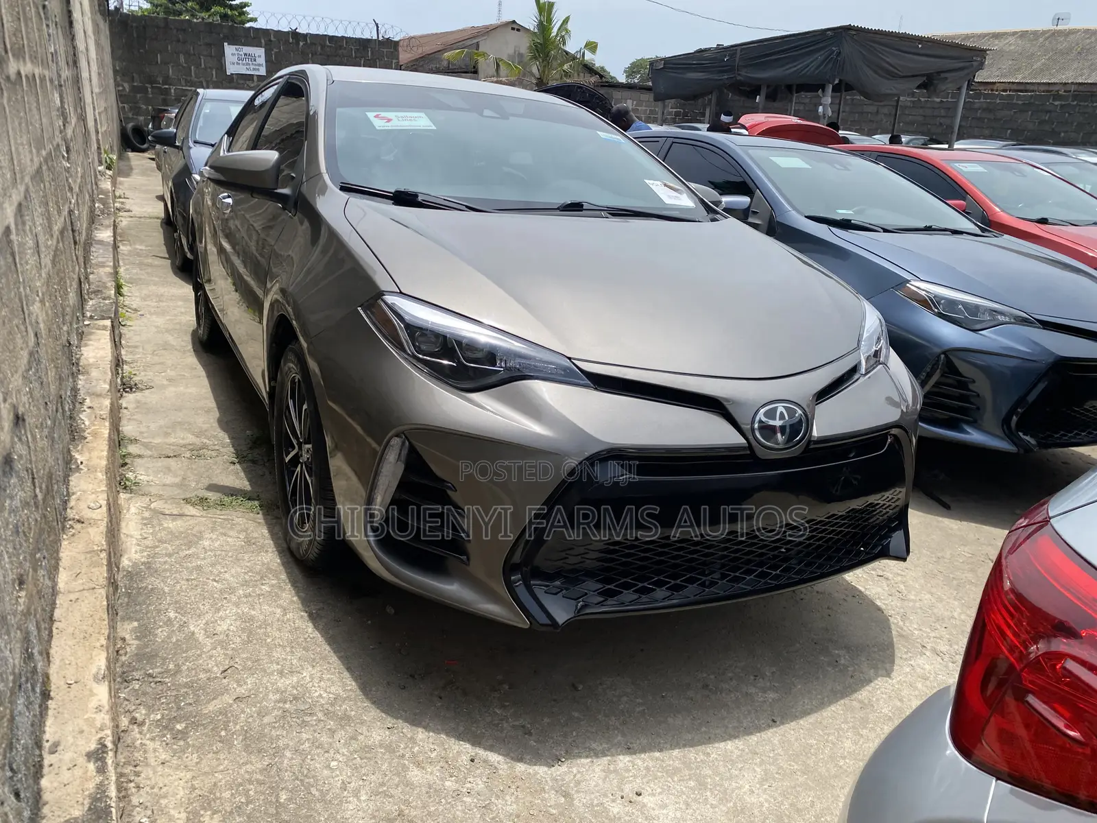 Toyota Corolla LE (1.8L 4cyl 2A) 2018 Brown