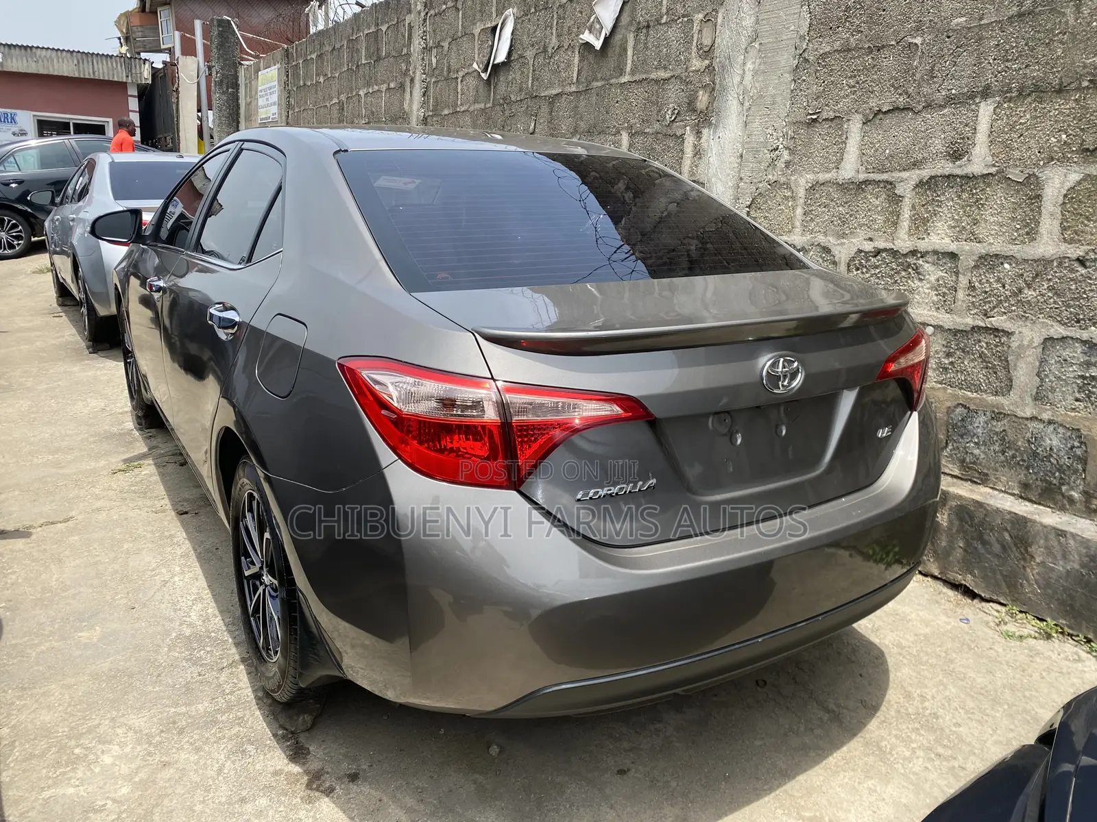 Toyota Corolla LE (1.8L 4cyl 2A) 2018 Brown