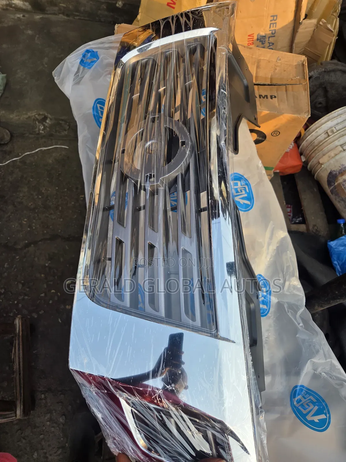 Front Grille Nissan Navara 2015