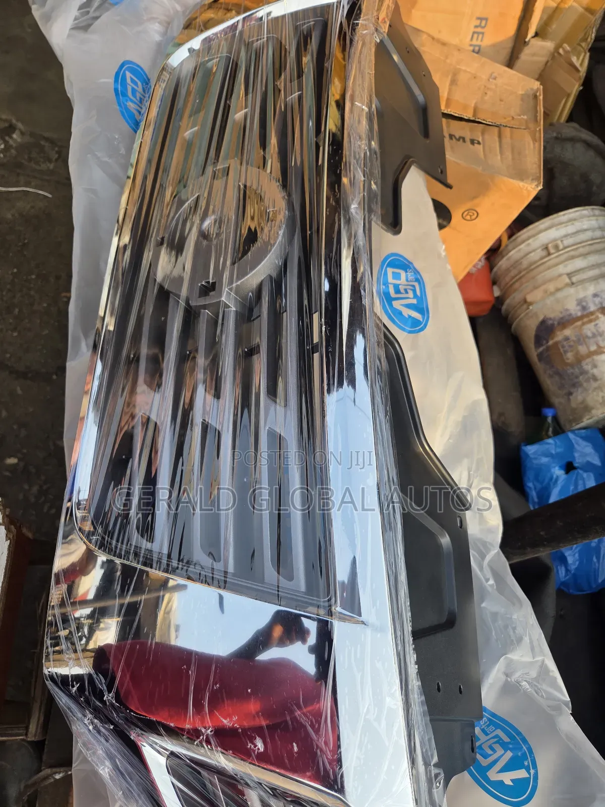 Front Grille Nissan Navara 2015