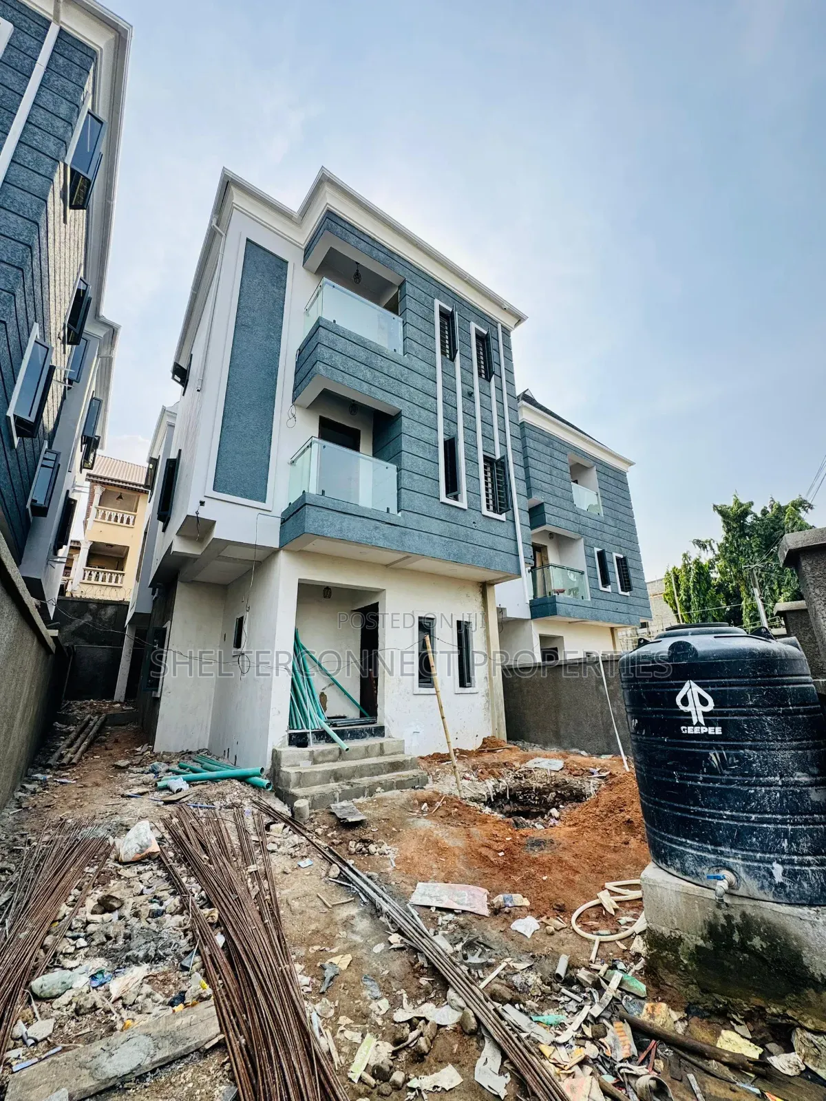 5bdrm Duplex in Allen Avenue for sale
