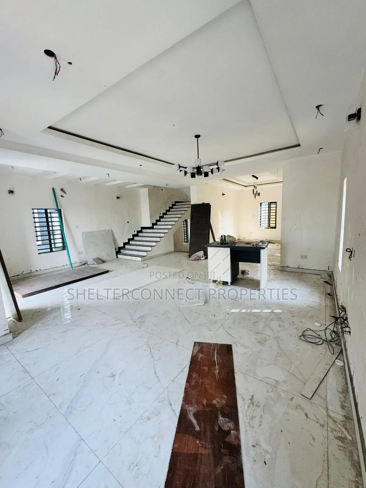 5bdrm Duplex in Allen Avenue for sale