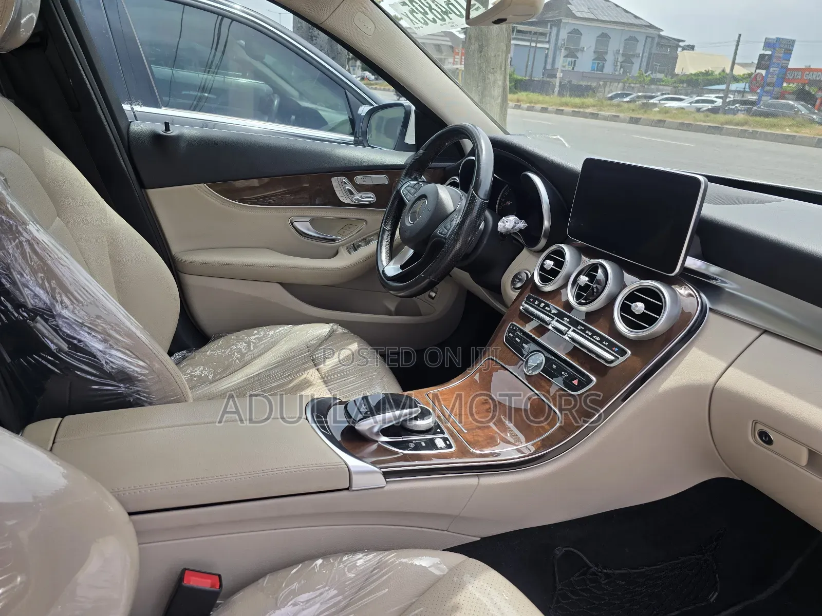 Mercedes-Benz C300 Base AWD 4Matic Sedan (2.0L 4cyl 7A) 2015 White