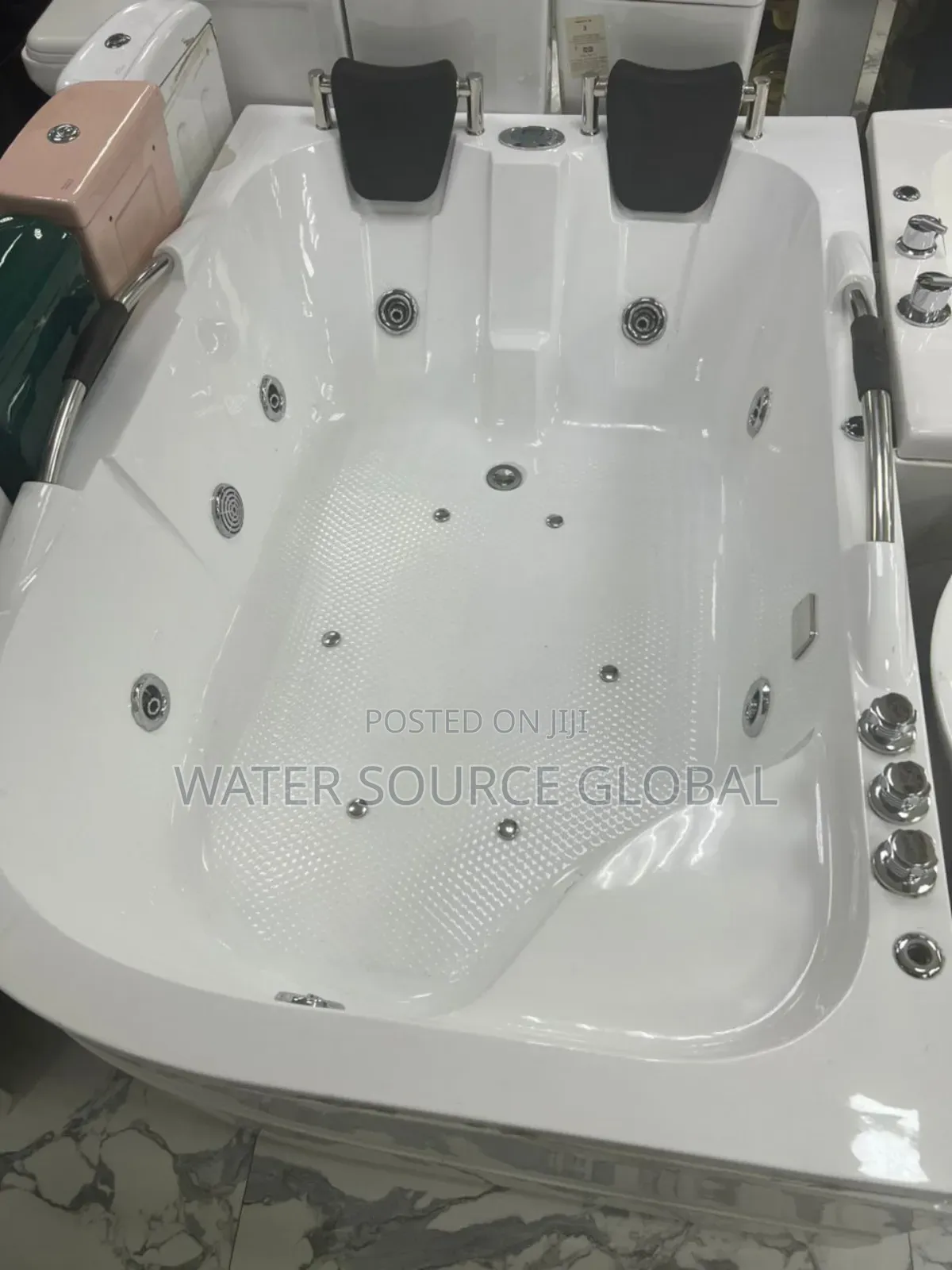 Luxury Double Jacuzzi With Accessories
