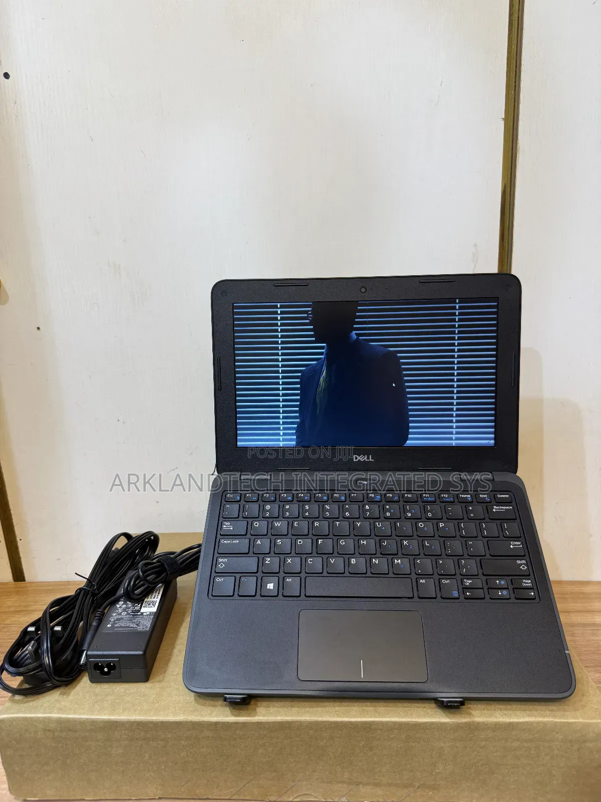 New Laptop Dell Latitude 11 5179 4GB Intel Celeron SSD 60GB