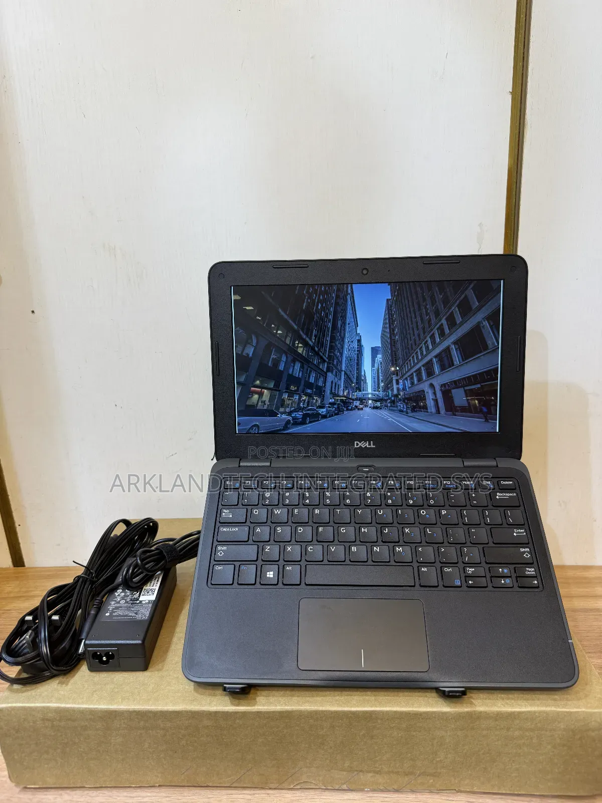 New Laptop Dell Latitude 11 3180 4GB Intel Celeron SSD 60GB